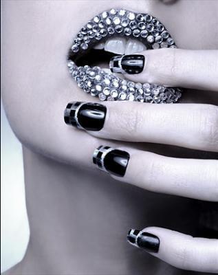 trop belle cett image.j'aimeré avoir des ongles com sa pa vs?